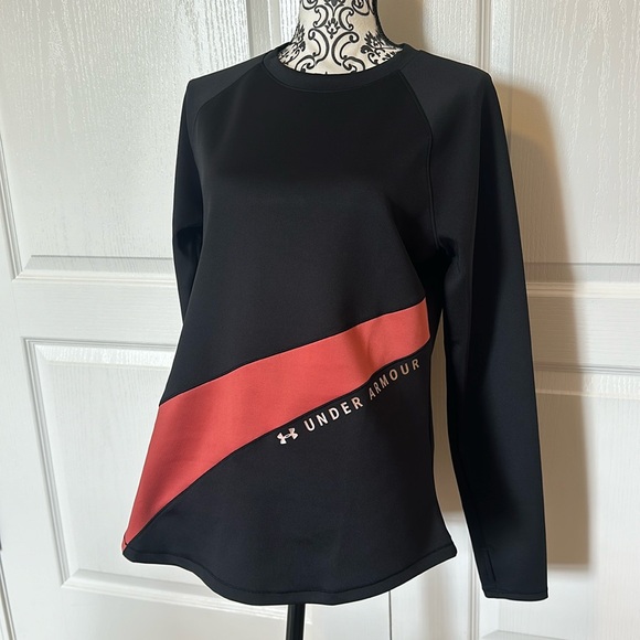 NWOT Women’s Under Armour Coldgear Graphic Long-sleeve T-shirt - Picture 3 of 4